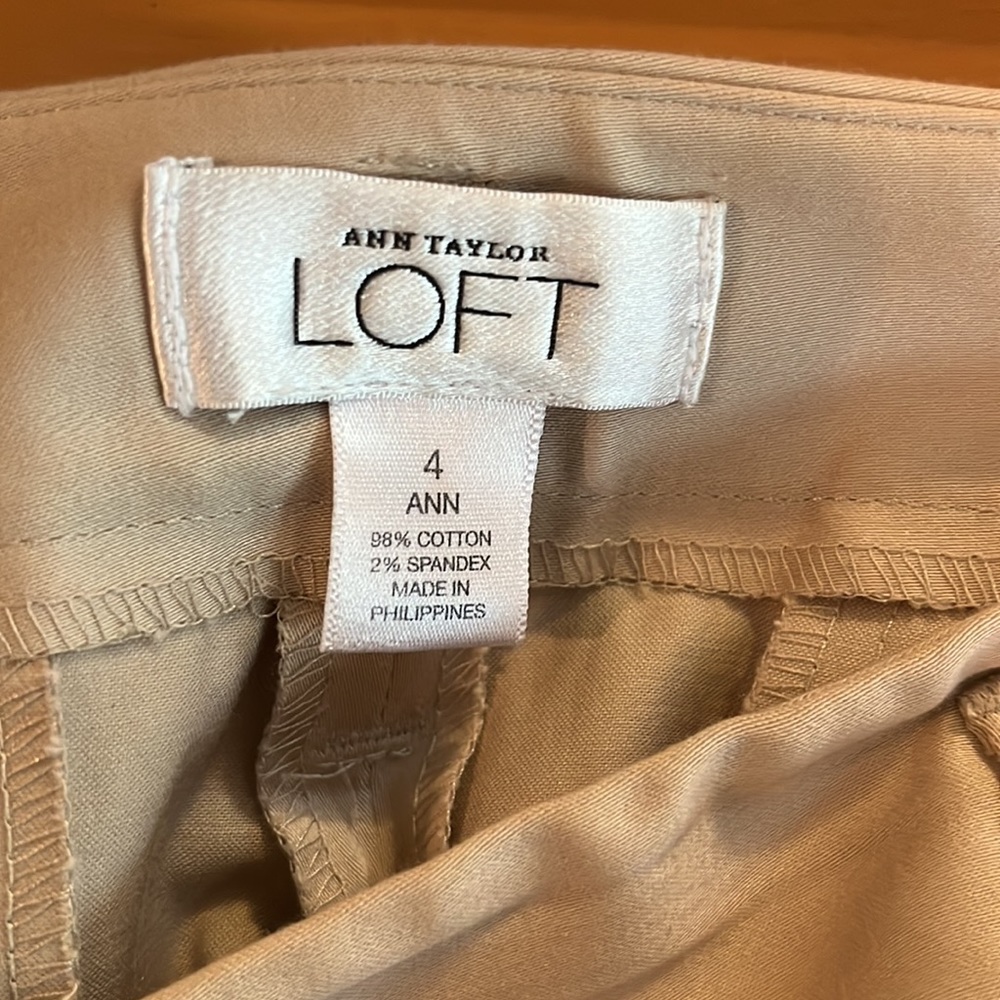 Ann Taylor loft khaki Capri pants - Picture 6 of 6